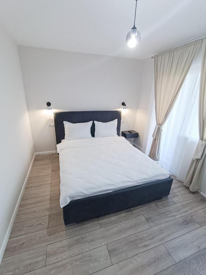 Apartment Teilor 5 *
